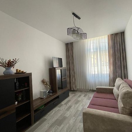 Apartment Alexa Орадя Екстер'єр фото